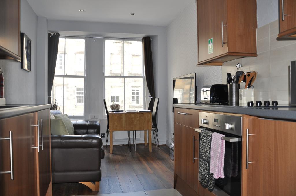 Stay Edinburgh City Apartments - Royal Mile Room photo
